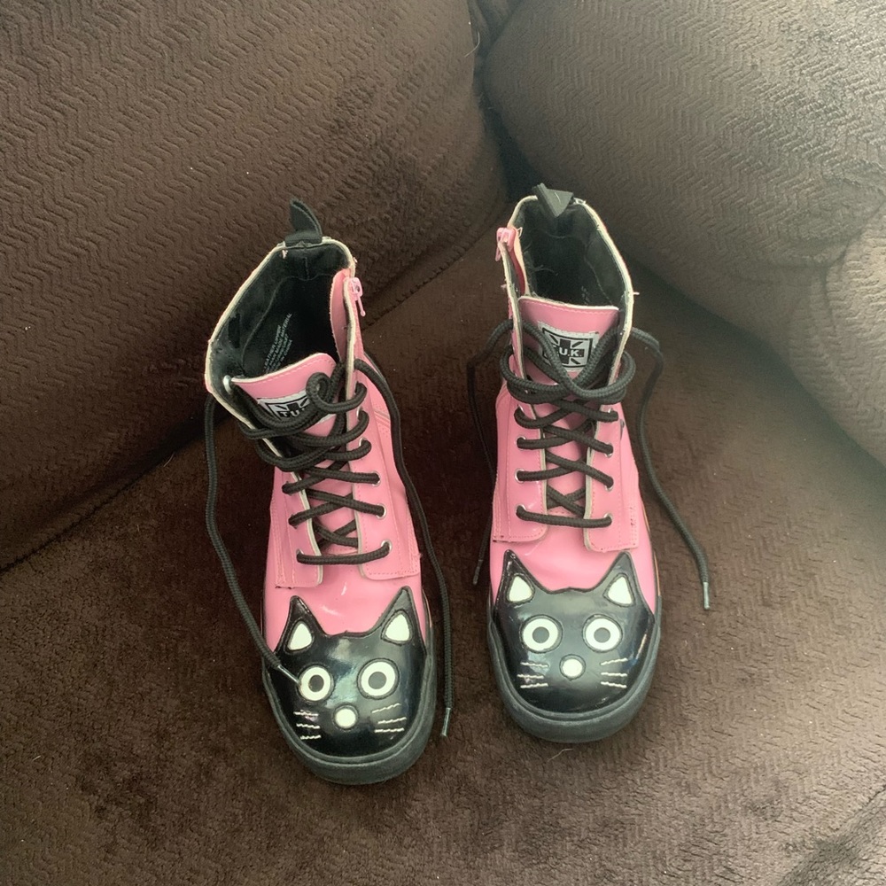 Pink T.U.K. Cat boots ( TUK )